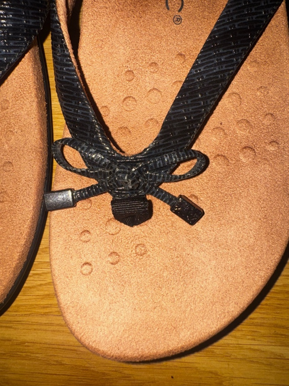 Vionic NEW Size 8.5 Wide Bella II Flip Flops black tan sandals shoes - Picture 4 of 11